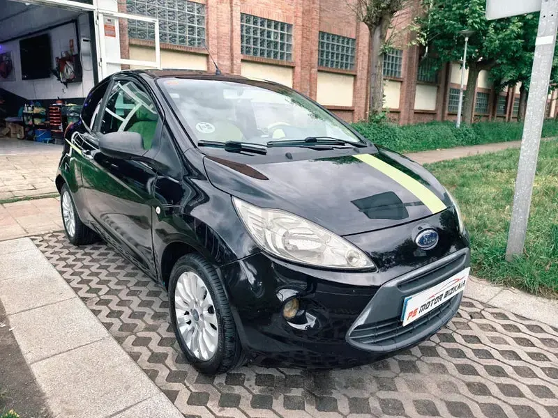 Usado Ford Ka Individual 75 CV (55 kW) 2011 Negro Utilitario