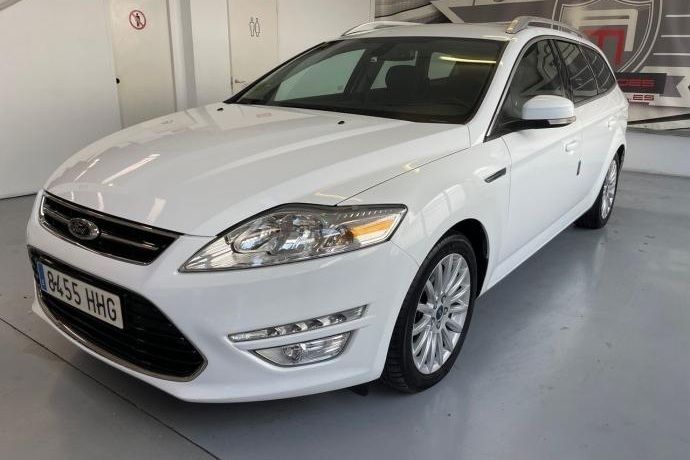 Blanco Usado 2013 Ford Mondeo Trend Familiar | 6990 € (Precio justo) - Imagen 1/4