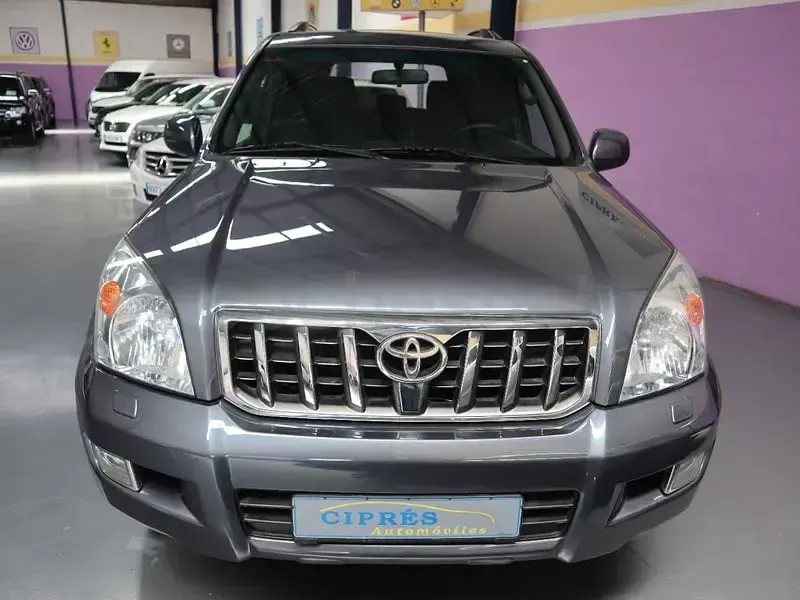Usado Toyota Land Cruiser 173 CV (127 kW) 2006 Gris / plata SUV