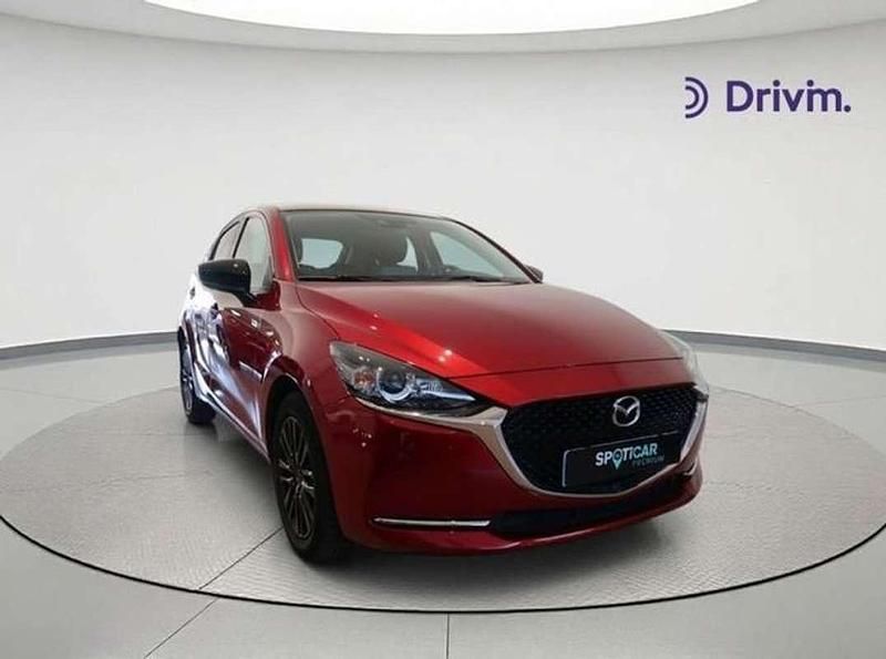 Usado Mazda 2 90 CV (66 kW) 2022 Rojo Utilitario