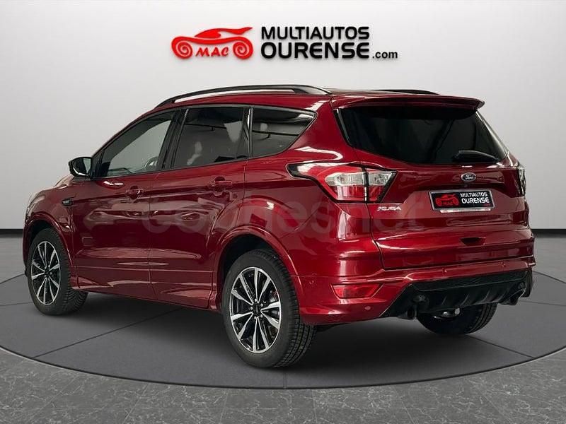 Usado Ford Kuga ST-Line 120 CV (88 kW) 2019 Granate SUV