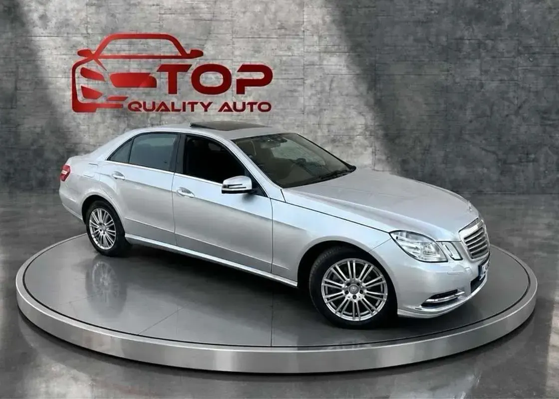 Usado Mercedes E220 Elegance 170 CV (125 kW) 2012 Gris Berlina