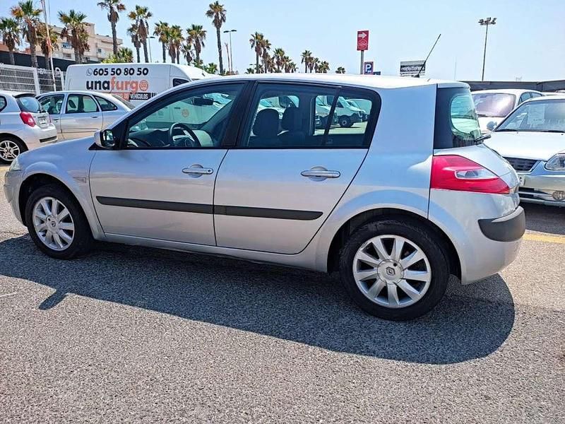 Usado Renault Mégane III Dynamique 111 CV (81 kW) 2008 Plateado Utilitario