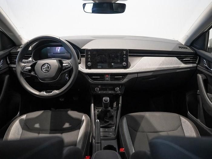 Usado Skoda Scala Selection 115 CV (84 kW) 2024 Blanco Utilitario