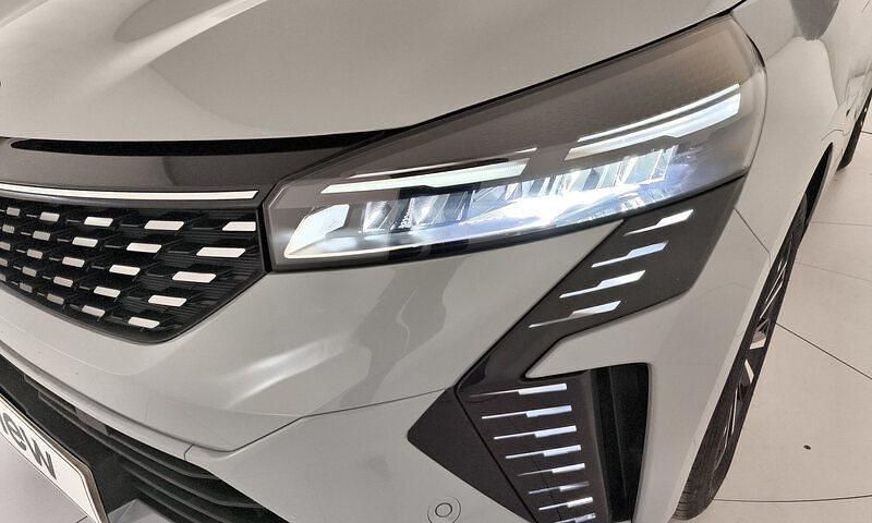 Usado Renault Clio V Techno 100 CV (73 kW) 2025 Gris Berlina