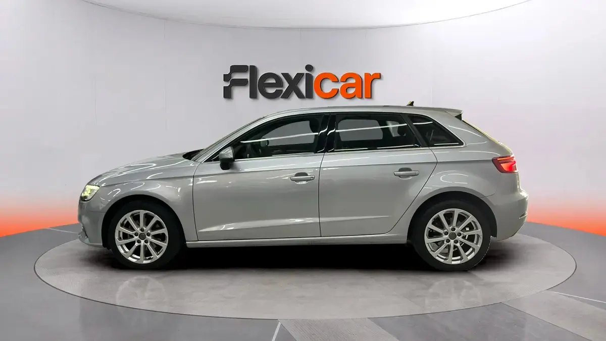 Usado Audi A3 Premium 116 CV (85 kW) 2019 Gris Berlina