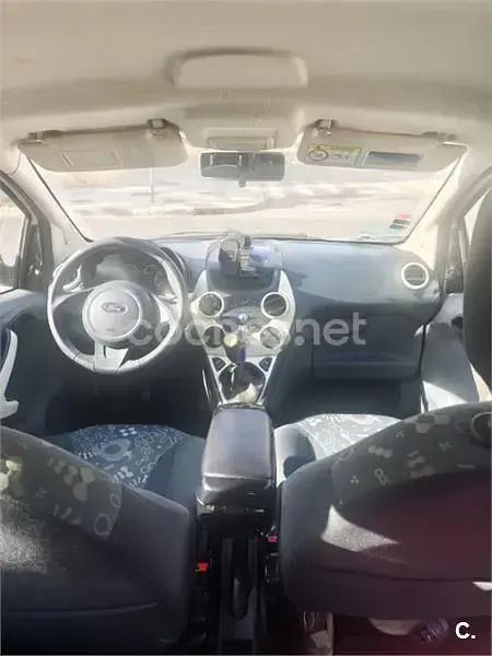 Usado Ford Ka Trend 69 CV (50 kW) 2015 Blanco Berlina
