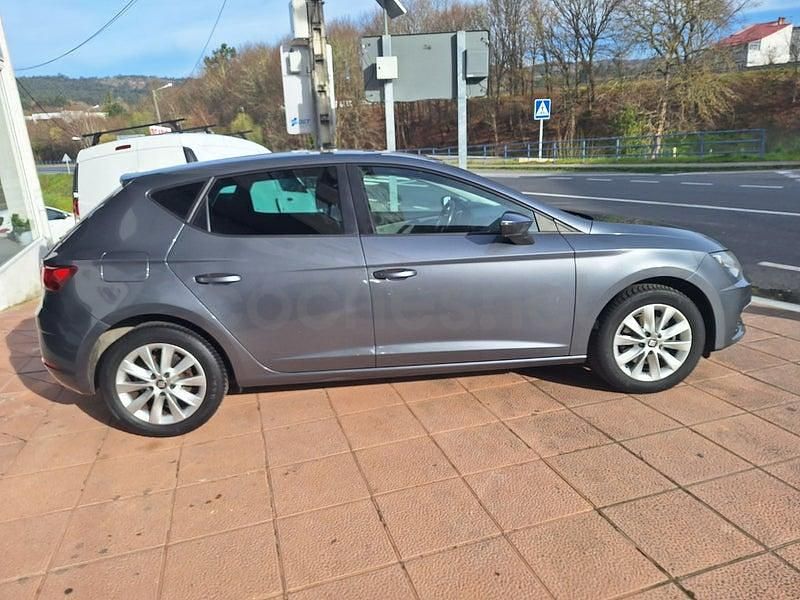 Używany Seat Leon XCELLENCE 125 KM (91 kW) 2018 Purpurowy Sedan/Limuzyna