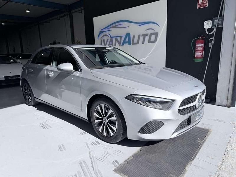 Usado Mercedes A200 Advanced 163 CV (119 kW) 2024 Plateado Utilitario