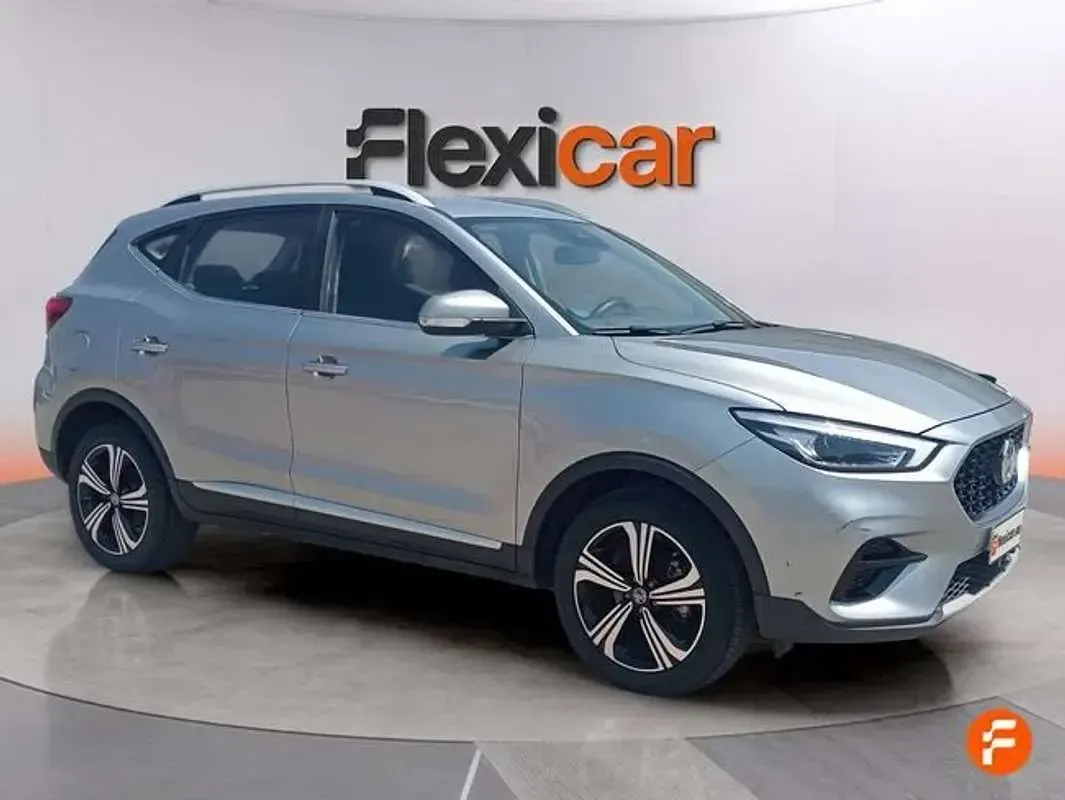 Usado MG ZS Comfort 116 CV (85 kW) 2025 Gris SUV