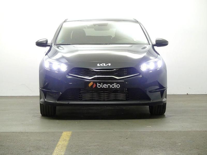 Usado Kia Ceed 136 CV (100 kW) 2024 Oscuro Utilitario