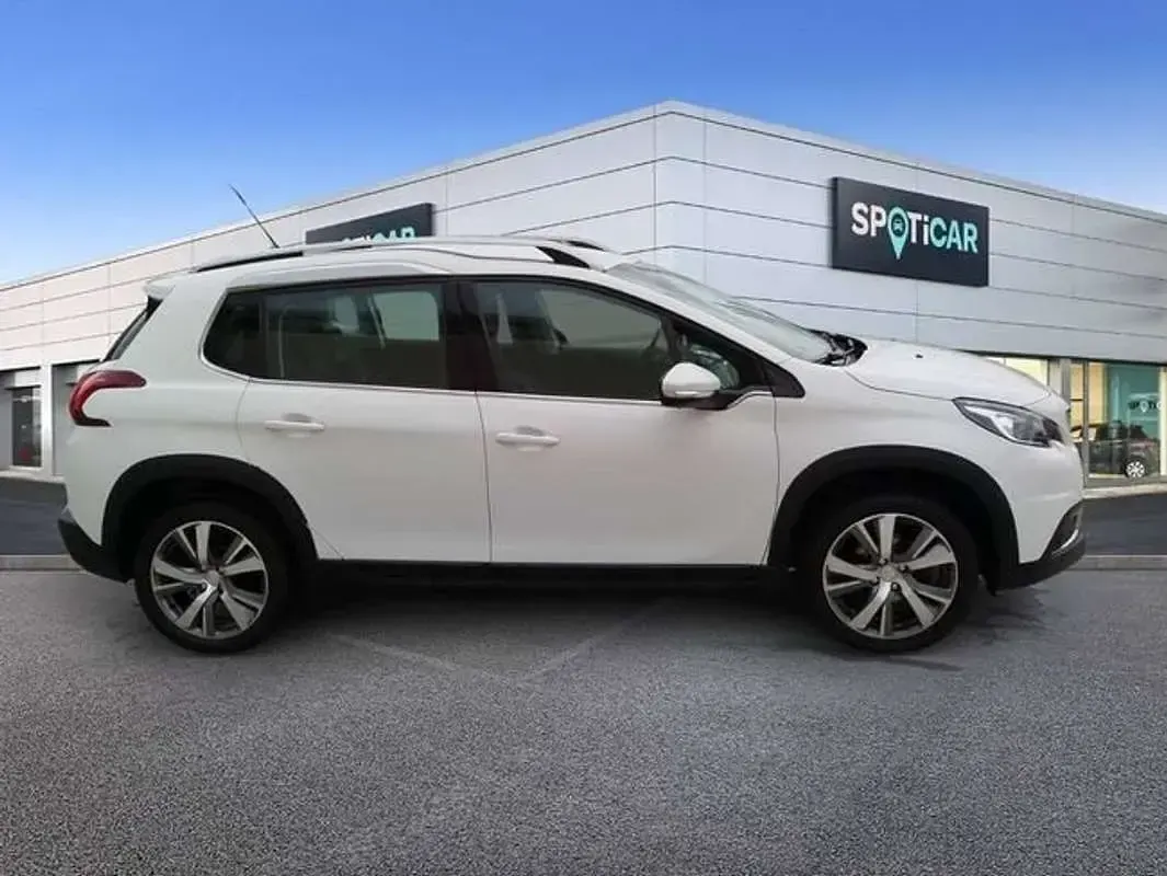 Usado Peugeot 2008 Allure 110 CV (80 kW) 2018 Blanco SUV