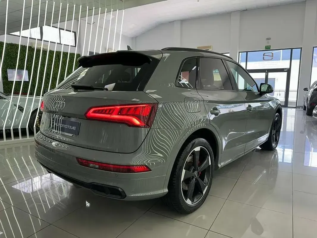 Usado Audi Q5 Ambiente 340 CV (250 kW) 2021 Gris SUV