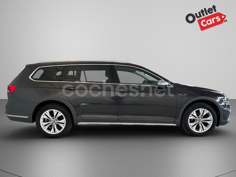 Usado VW Passat Alltrack 200 CV (147 kW) 2023 Gris / plata Familiar