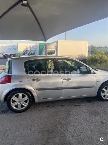 Usado Renault Mégane Extreme 120 CV (88 kW) 2005 Gris / plata Berlina