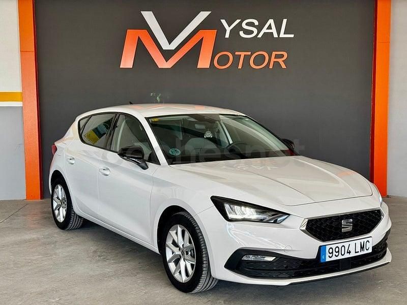 Usado Seat Leon Style 115 CV (84 kW) 2021 Blanco Berlina