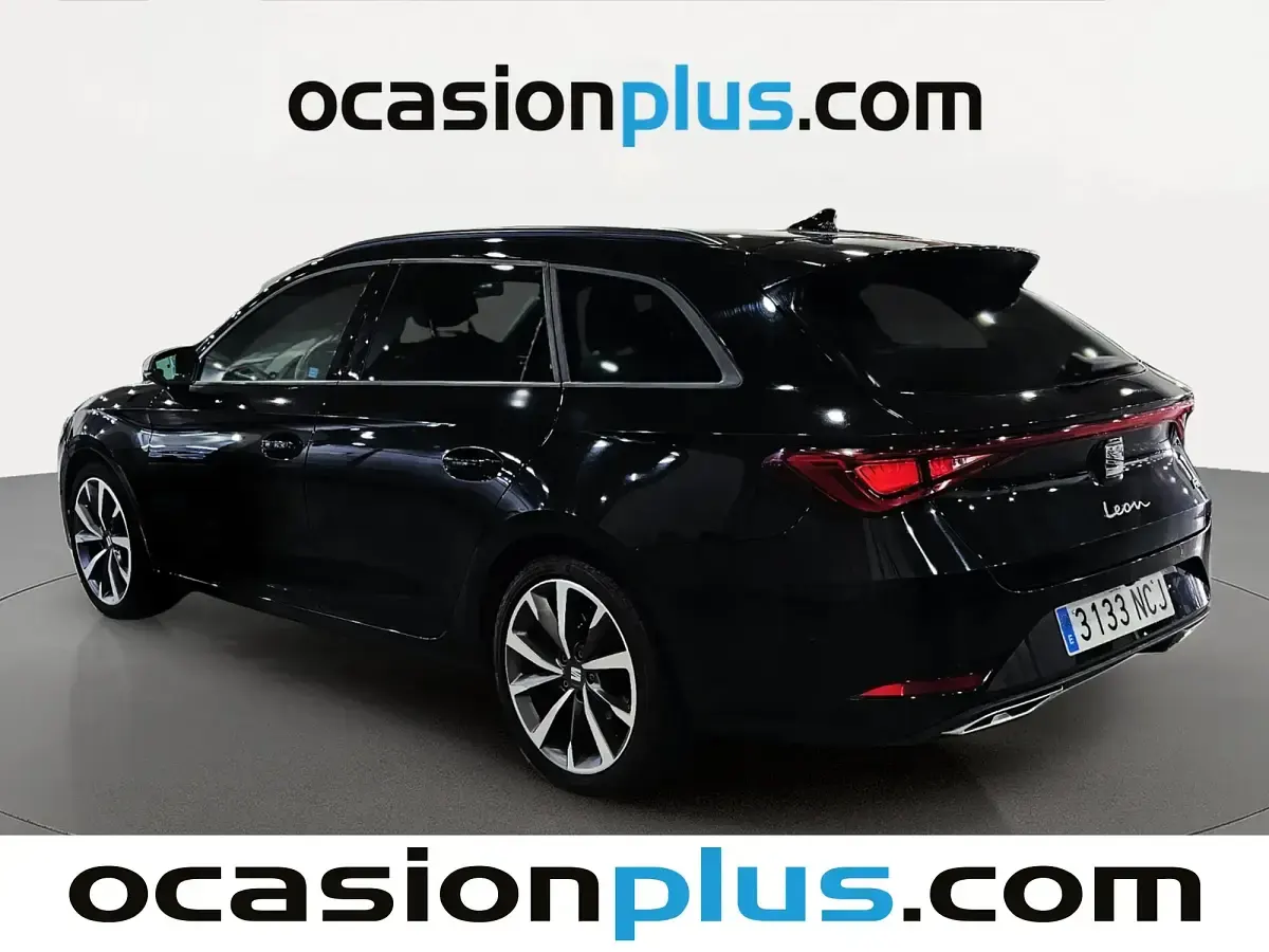 Usado Seat Leon FR 150 CV (110 kW) 2025 Negro Familiar