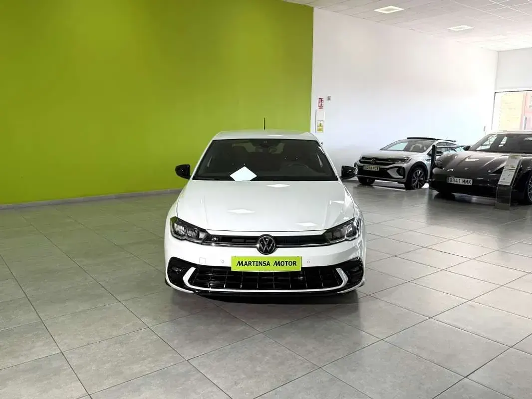 Usado VW Polo R-line 95 CV (69 kW) 2024 Blanco Utilitario