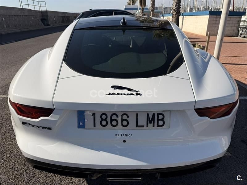 Usado Jaguar F-Type R-Dynamic 300 CV (220 kW) 2021 Blanco Coupe