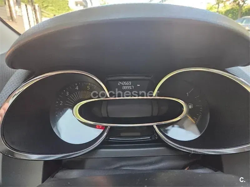 Usado Renault Clio IV Dynamique 90 CV (66 kW) 2012 Rojo Berlina