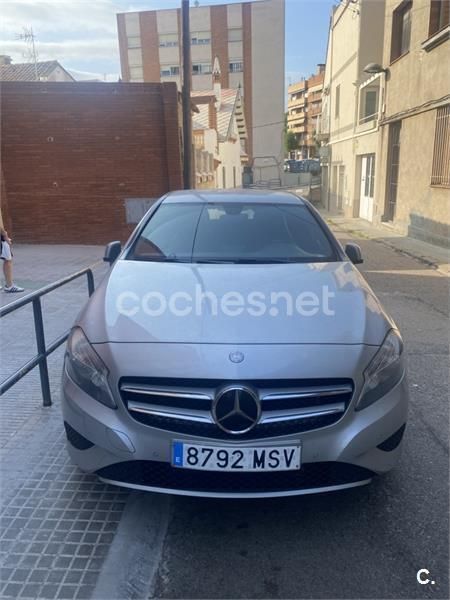 Gris / plata Usado 2013 Mercedes A180 Edition Berlina | 10.900 € (Buen precio) - Imagen 1/4