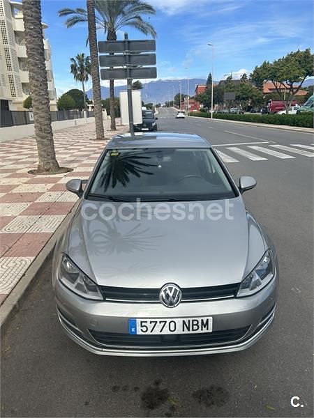 Usado VW Golf VII Sportline 105 CV (77 kW) 2014 Gris / plata Berlina