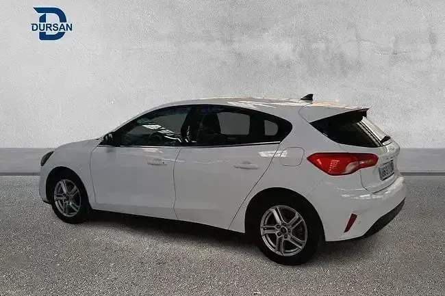 Usado Ford Focus Trend 95 CV (69 kW) 2021 Blanco Berlina