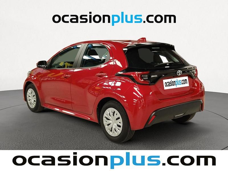 Usado Toyota Yaris Hybrid Business Edition 116 CV (85 kW) 2022 Rojo Berlina