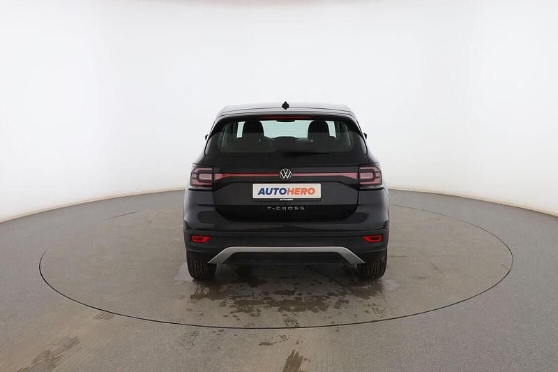 Usado VW T-Cross Edition 95 CV (69 kW) 2021 Gris SUV