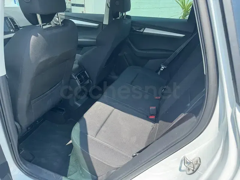 Usado Skoda Karoq Ambition 150 CV (110 kW) 2022 Blanco SUV