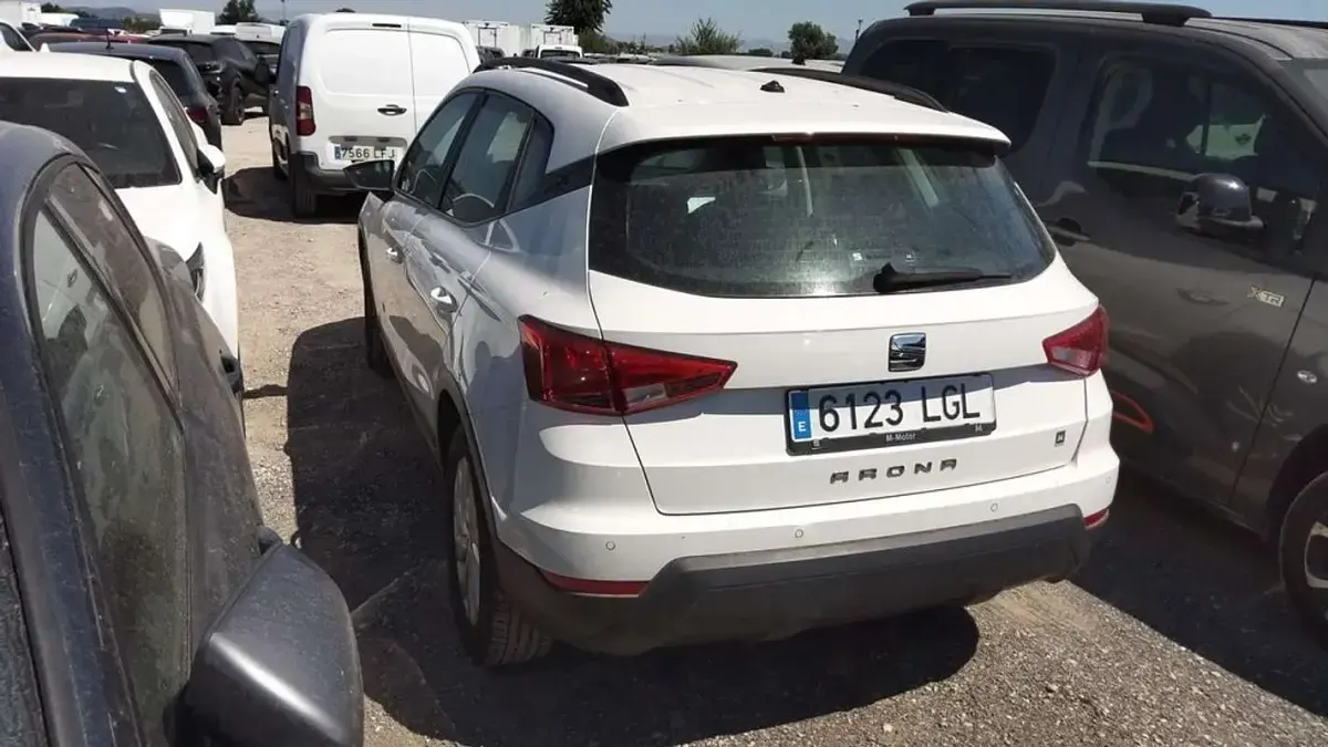 Usado Seat Arona Ecomotive 116 CV (85 kW) 2020 Blanco SUV