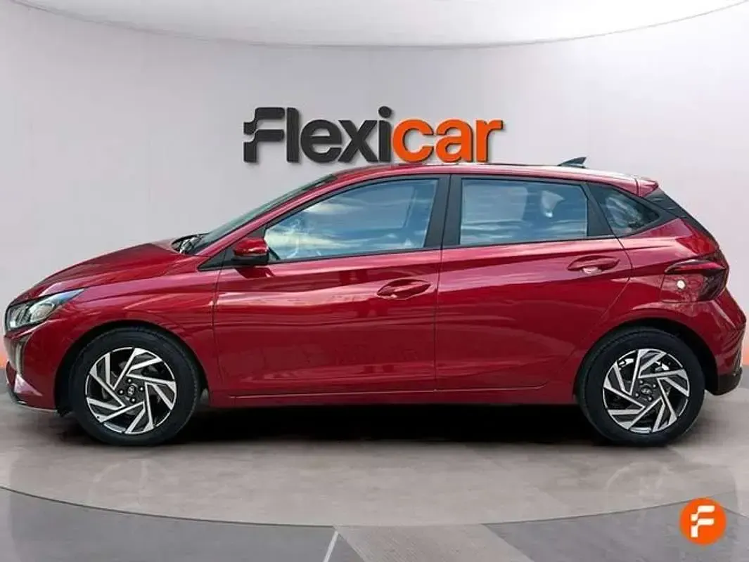 Usado Hyundai i20 101 CV (74 kW) 2024 Rojo Utilitario