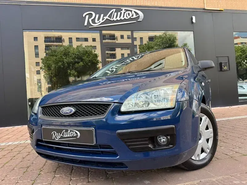 Usado Ford Focus Trend 90 CV (66 kW) 2005 Azul Berlina