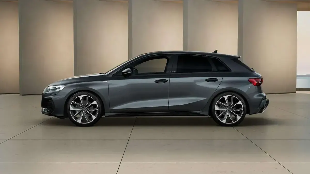 Nuevo Audi A3 Sportback 204 CV (150 kW) 2026 Gris Utilitario