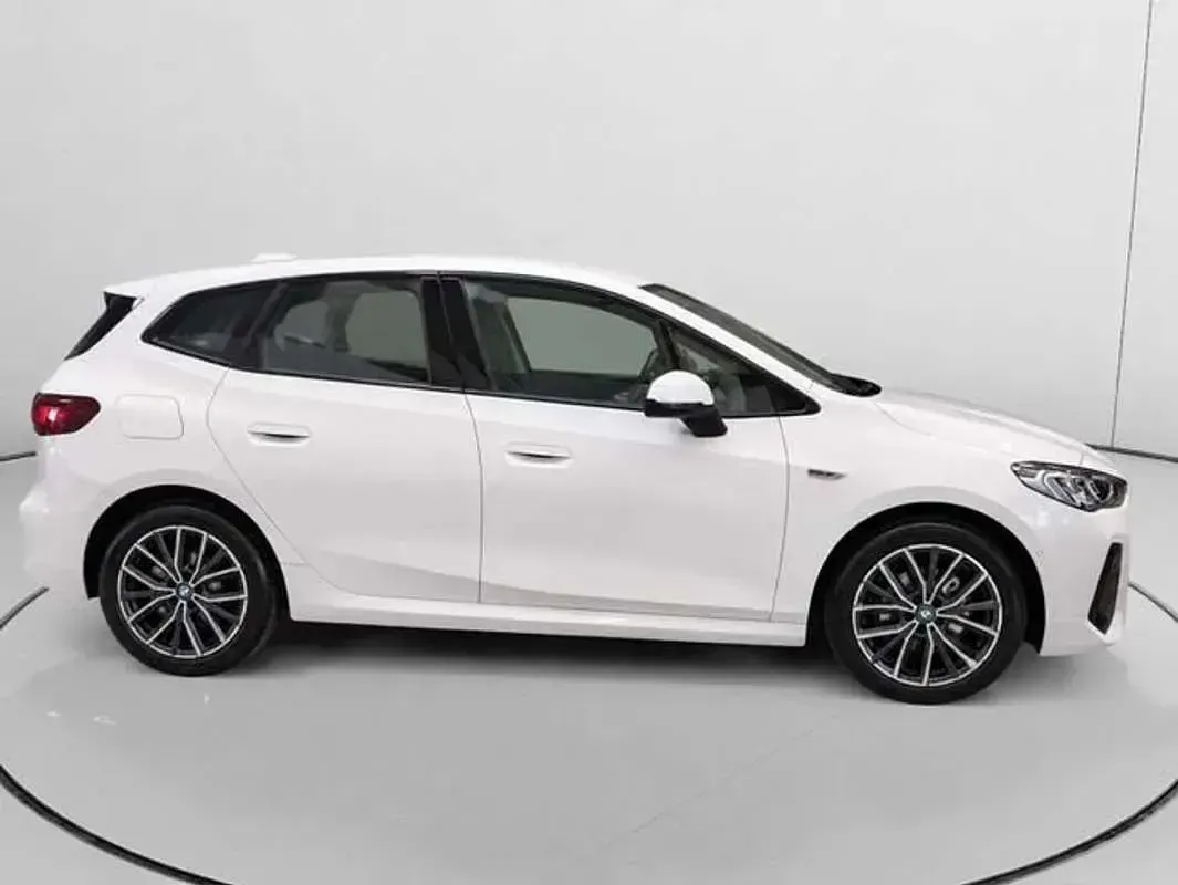 Usado BMW 225 Active Tourer Shadowline 245 HP (180 kW) 2022 Branco Monovolume