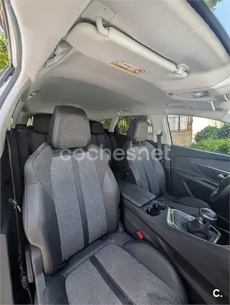 Usado Peugeot 3008 Allure 130 CV (95 kW) 2019 Blanco SUV
