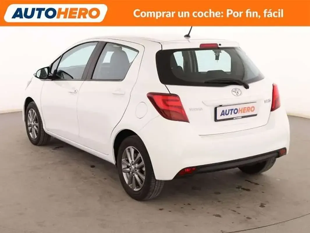 Usado Toyota Yaris Active 101 CV (74 kW) 2015 Blanco Utilitario