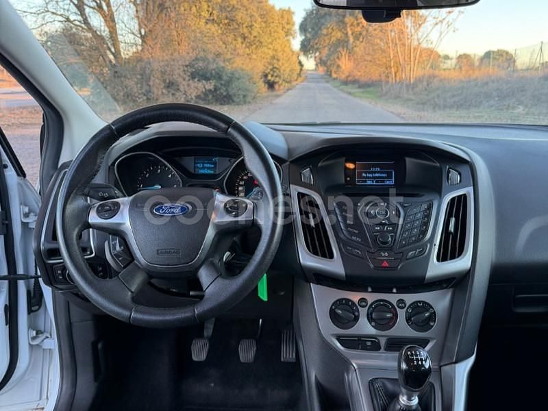 Usado Ford Focus Trend 95 CV (69 kW) 2013 Blanco Berlina