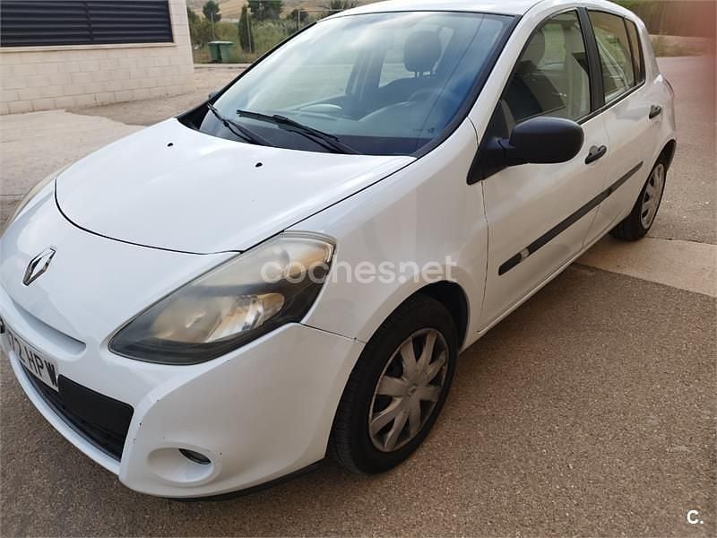 Blanco Usado 2013 Renault Clio III Collection Berlina | 4300 € (Precio justo) - Imagen 1/4