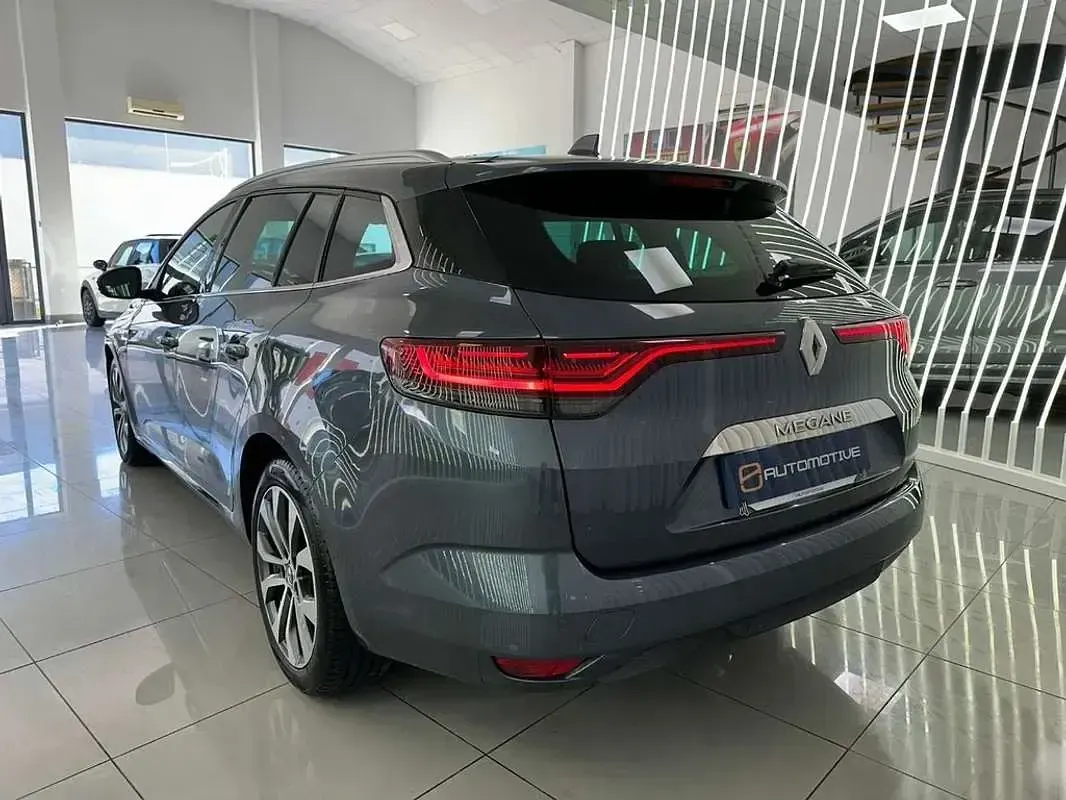 Usado Renault Mégane GrandTour Techno 116 CV (85 kW) 2023 Negro Familiar