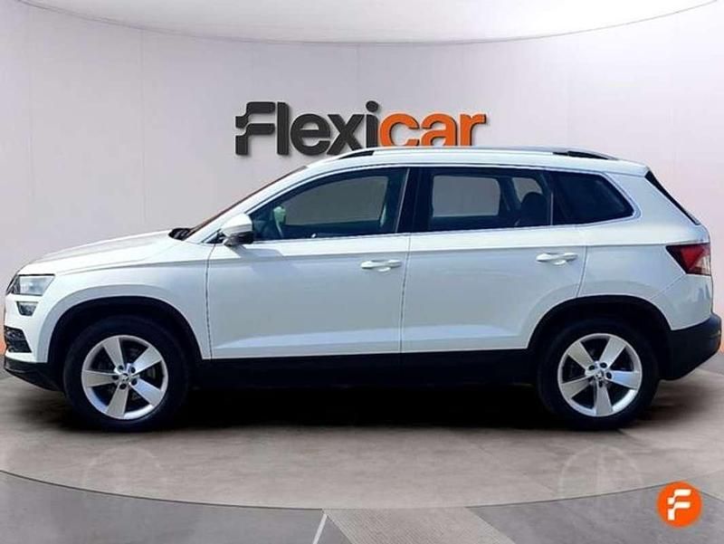 Usado Skoda Karoq Ambition 150 CV (110 kW) 2022 Blanco SUV