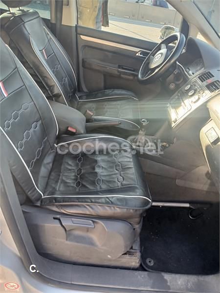 Gris / plata Usado 2003 VW Touran Trendline Monovolumen | 1700 € (Super precio) - Imagen 1/4