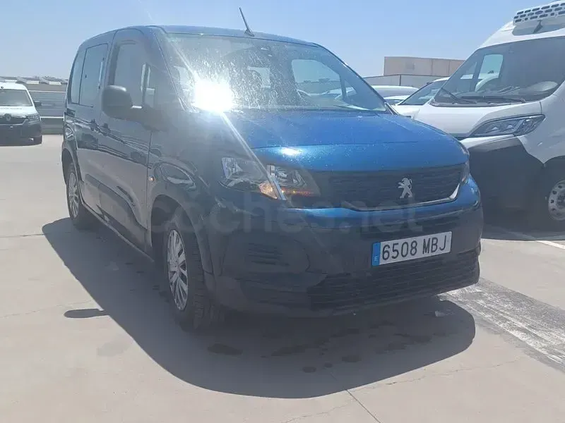 Usado Peugeot Rifter Active 100 CV (73 kW) 2022 Azul Monovolumen