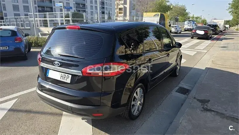 Usado Ford S-MAX Trend 140 CV (102 kW) 2013 Negro Monovolumen