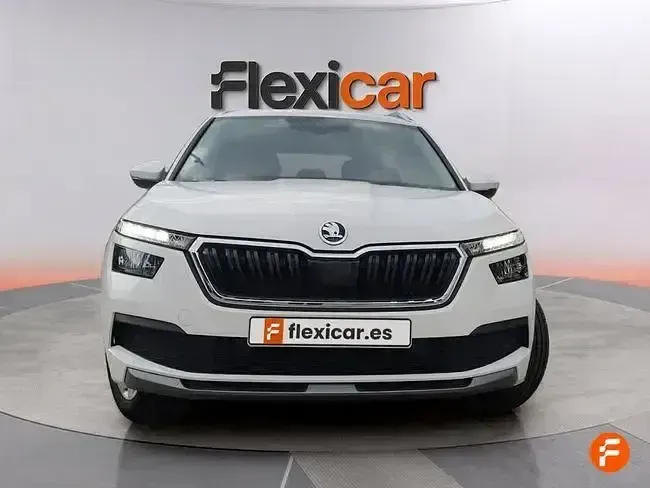 Usado Skoda Kamiq Ambition 110 CV (80 kW) 2021 Blanco SUV