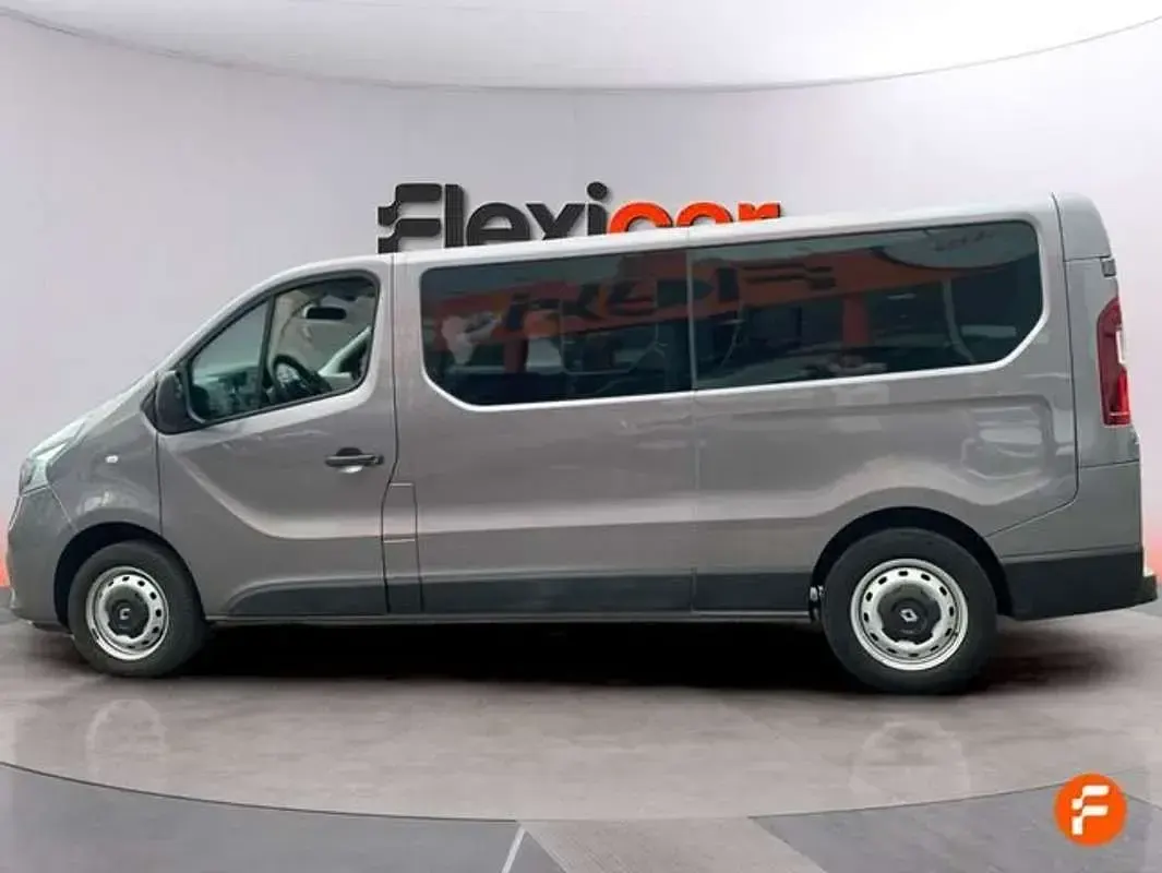 Usado Renault Trafic Business 120 CV (88 kW) 2019 Gris Monovolumen