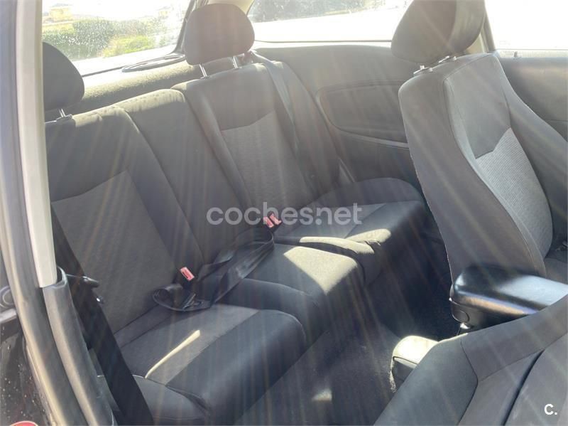 Negro Usado 2003 Seat Ibiza Sport Berlina | 1700 € - Imagen 1/4