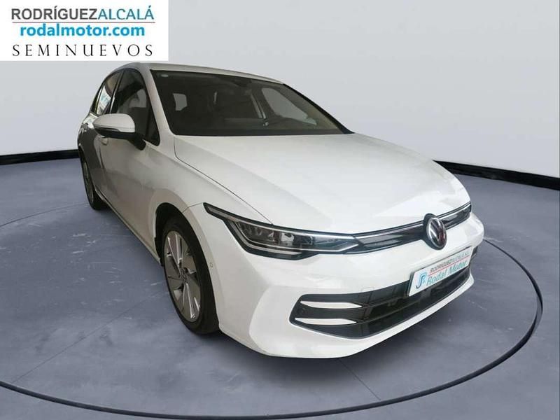 Usado VW Golf VIII 116 CV (85 kW) 2025 Gris Utilitario
