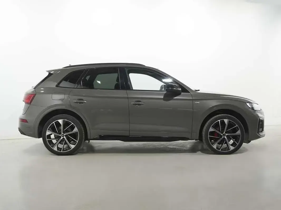 Usado Audi Q5 204 CV (150 kW) 2024 Gris SUV