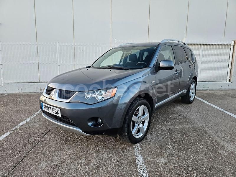 Gris / plata Usado 2008 Mitsubishi Outlander Intense+ SUV | 9499 € (Un poco caro) - Imagen 1/4